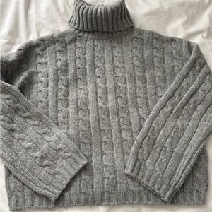 ABERCROMBIE gray sweater